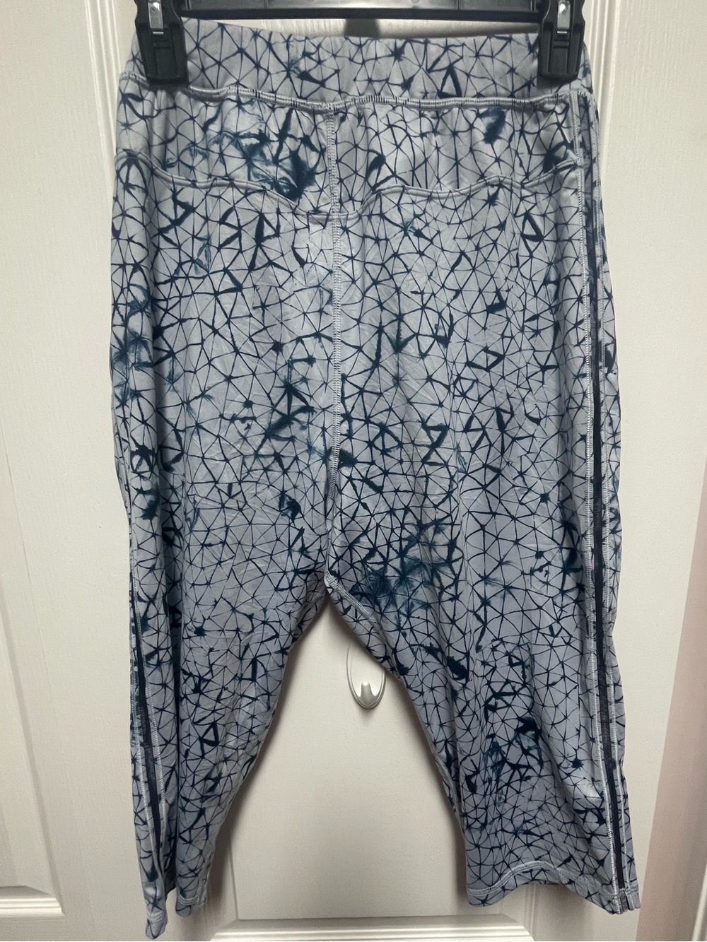 Lululemon Retreat Yogi Crop
Star Crushed Silver Fox Deep Navy